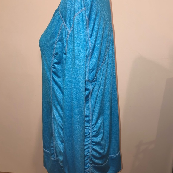 🧿 Bright Turquoise Athletic Top 🧿 - Picture 3 of 7